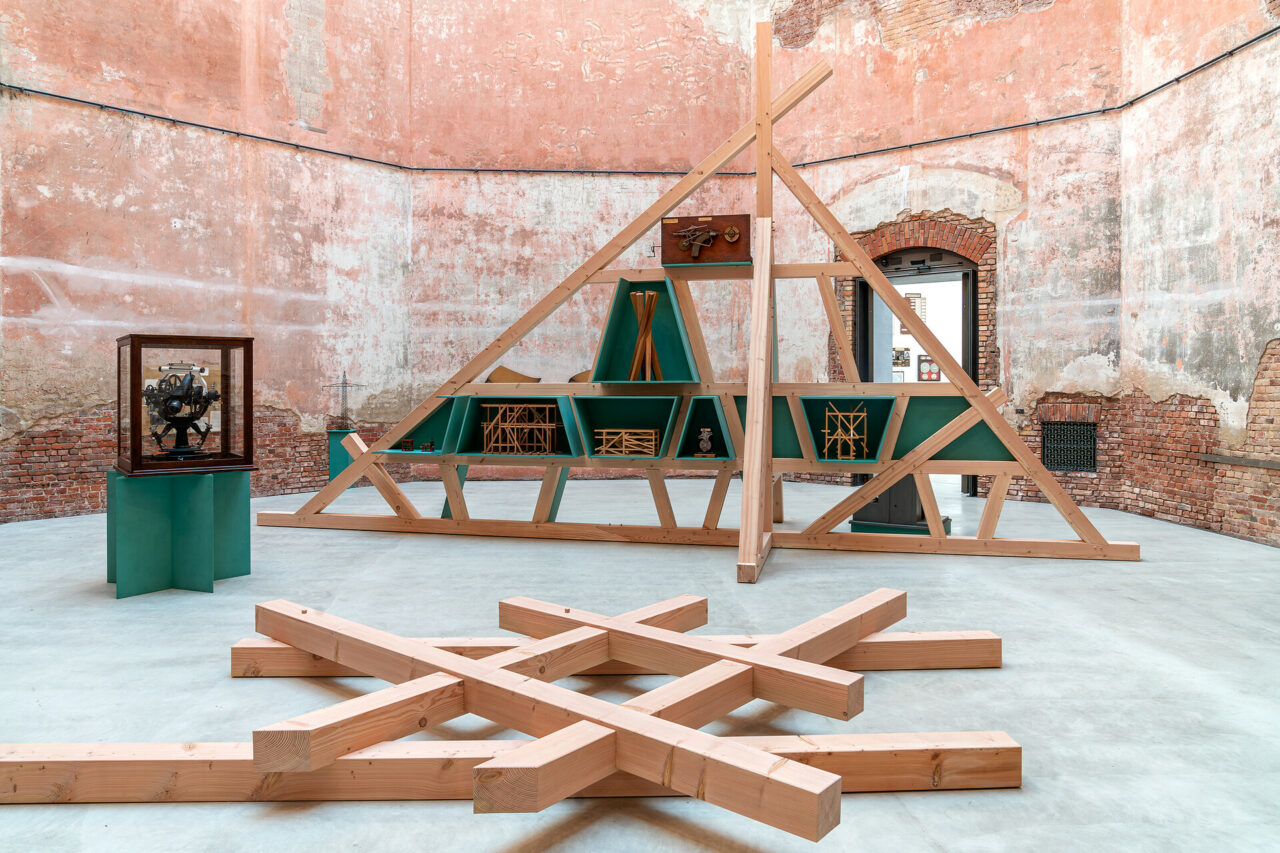 Tiefe_und_Flaeche_Ausstellungsansicht_Oktogon_01